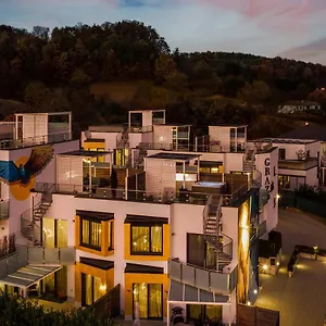 Aparthotel Graziös Luxusapartments Mit Dachterrasse Oder Garten, Kostenlose Parkplätze, E-tankstelle